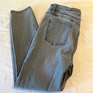 Awesome gray skinny stretchy pants